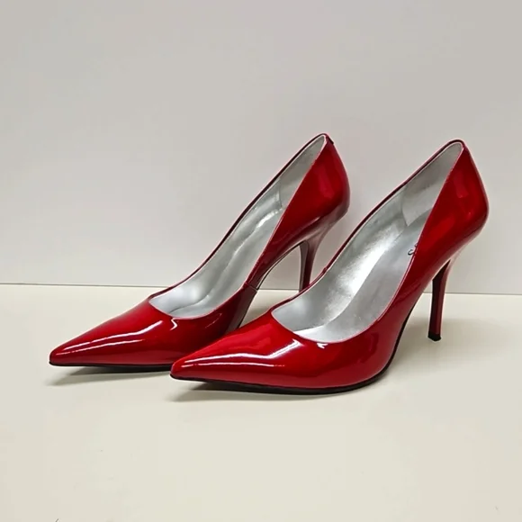 GUESS Pumps - Picture 4 of 9